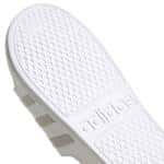 Detalle de las Chanclas Adidas Adilette Aqua Blancas