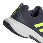Detalle del talón de las zapatillas Adidas GameCourt 2 en color azul