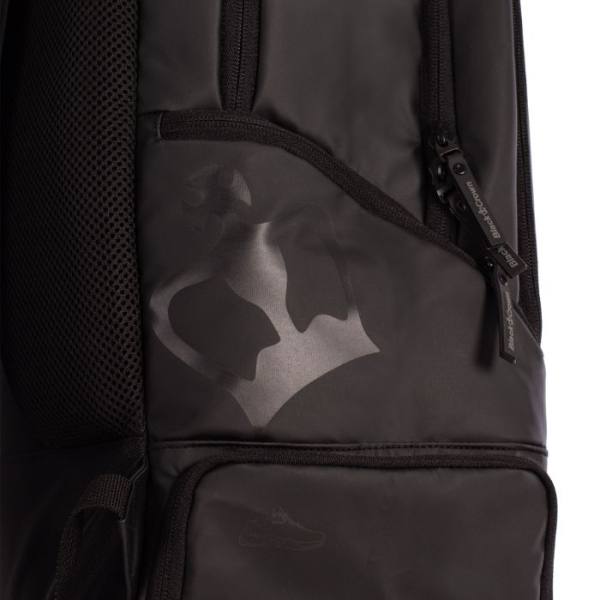 Detalle de la mochila Urus Negra de Black Crown