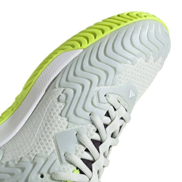 Detalle de las zapatillas Adidas Solematch Control Amarillas