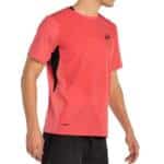 Lateral de la Camiseta Malmok de Bullpadel en color hibisco