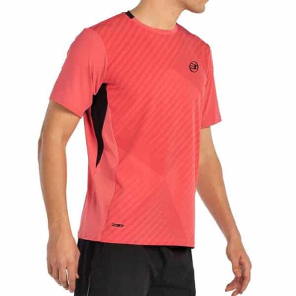 Lateral de la Camiseta Malmok de Bullpadel en color hibisco