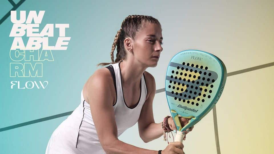 Pala Bullpadel Flow de Alejandra Salazar