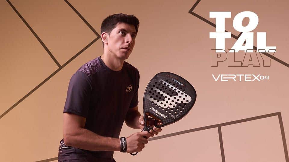 Pala Bullpadel Vertex de Juan Tello