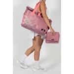 Detalle del Bolso Adidas Weekend Pink 2026