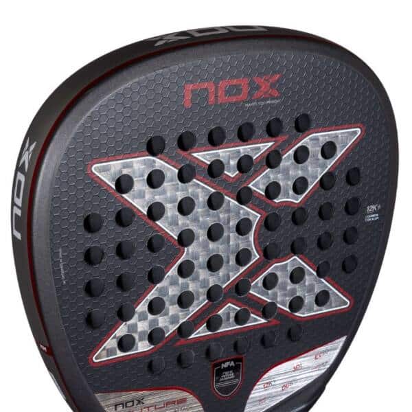 Plano detalle de la Pala NOX Future Attack 12K Alum