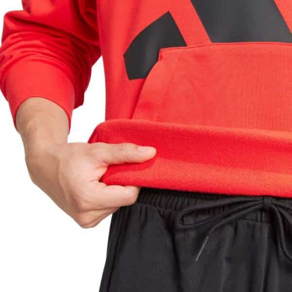Detalle de la Sudadera Adidas Big Logo Roja