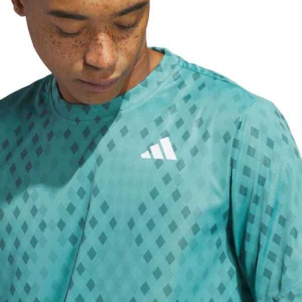 Detalle de la Camiseta Adidas Club Graph Tee estampado turquesa hombre