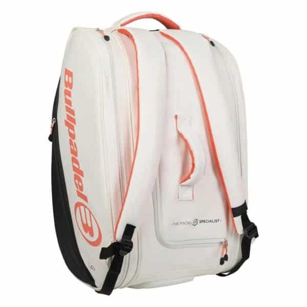 Paletero Elite de Bullpadel en color blanco Gemma Triay