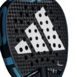 Plano detalle de la Pala Adidas Cross It Carbon de Maxi Arce