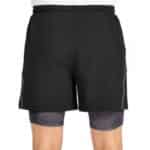 Detalle del Pantalón corto de pádel en color negro Bullpadel Manzan