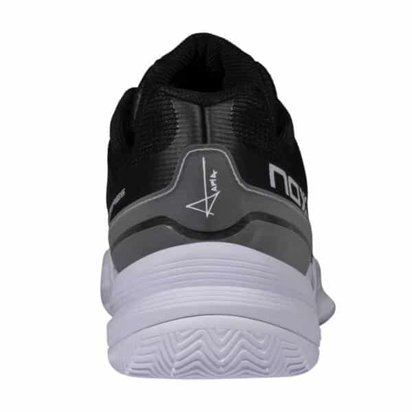 Detalle de las Zapatillas NOX AT10 Pro Negras