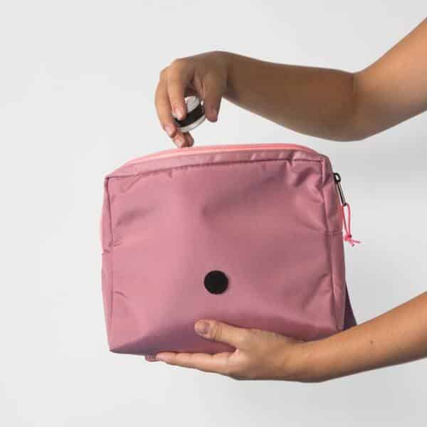 Detalle del Neceser Adidas Pink Martita Ortega
