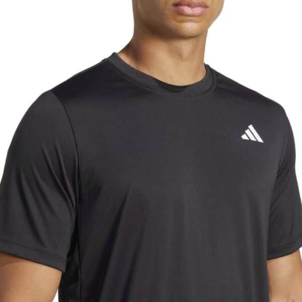 Detalle de la Camiseta Adidas Negra Club Tee