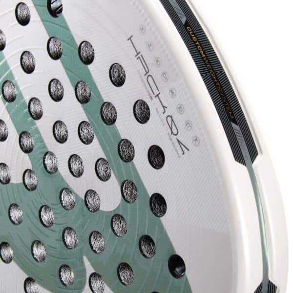 Detalle de la Pala Bullpadel Hack 04 Premier Padel 2026