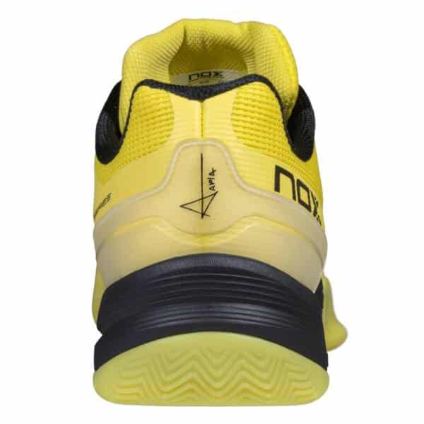Detalle de las Zapatillas NOX AT10 Pro Amarillo Verano/Negro