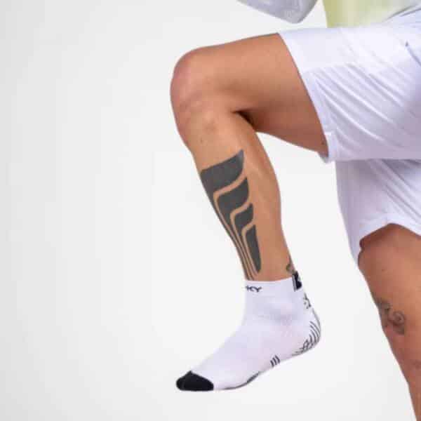 Detalle de los Calcetines Floky GRF Short Blancos