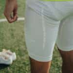 Detalle de los Shorts Floky Activator Blancos