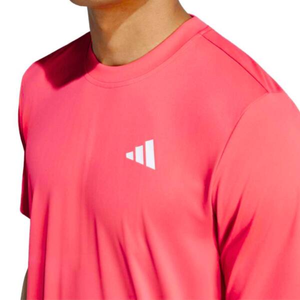 Detalle de la Camiseta Adidas Club Pure Turbo