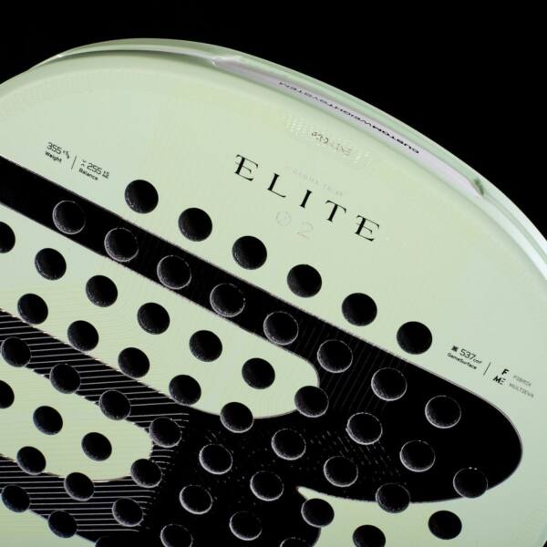 Detalle de la Pala Bullpadel Elite 02 2027