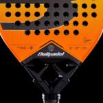 Detalle de la Pala Bullpadel Vertex 05 GEO 2027