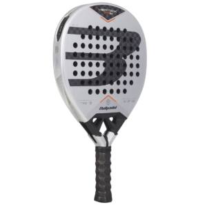 Lateral de la Pala Bullpadel Vertex 05 Hybrid 2027