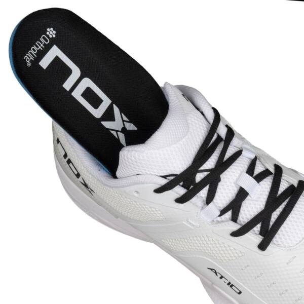 Detalle de las Zapatillas NOX AT10 Pro Blancas
